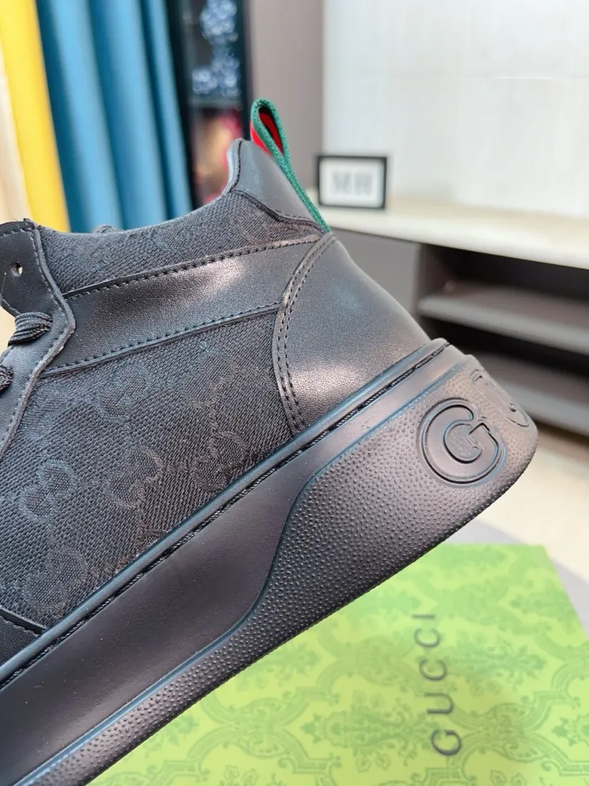Factory price 438🌹🌹GUCCI [Gucci] New high-top men's shoes, a high-end brand, the latest fashionable casual men's shoes, trendy and versatile, relaxed and sporty style, uppers imported from Italy, first-layer cowhide, genuine leather lining, and ultra-fine workmanship. Original personalized fashionable rubber wear-resistant outsole, light and comfortable on the foot, size 38-44